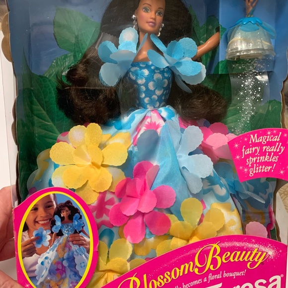 Blossom Beauty Teresa doll - Picture 4 of 4